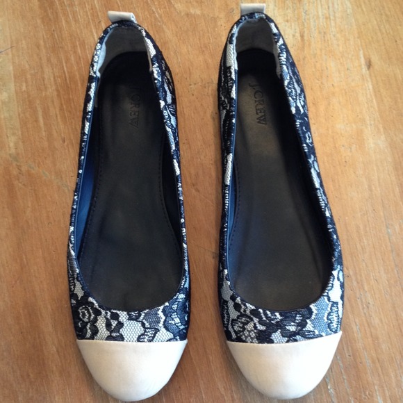 SOLD! J.Crew black lace cap toe flat 7.5
