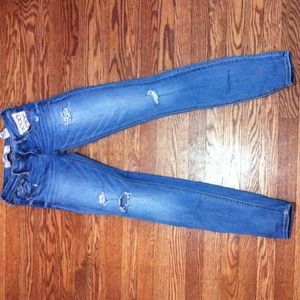 Hollister distressed skinny jeans