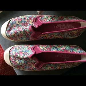 American Eagle slide on shoes.