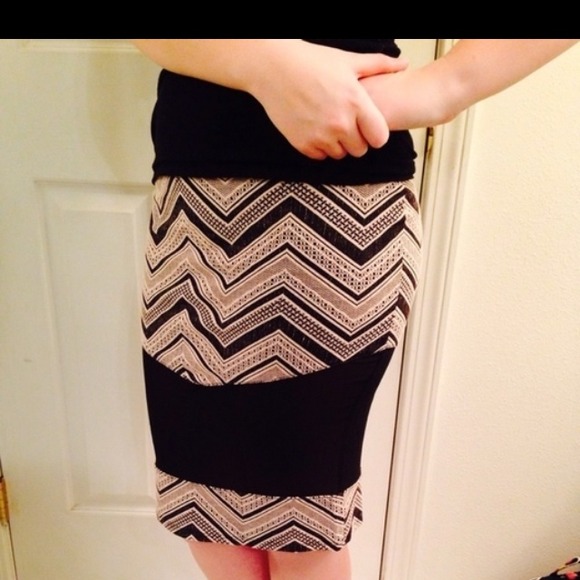Chevron Print Skirt - Picture 4 of 4