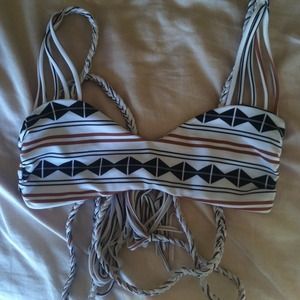 SOLD 95 PP Acacia 2014 Samoa top tapa