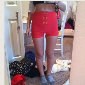 Super high waisted shorts *cheeky*