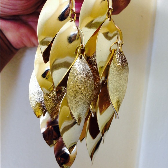 Jewelry - Picture 2 of 2