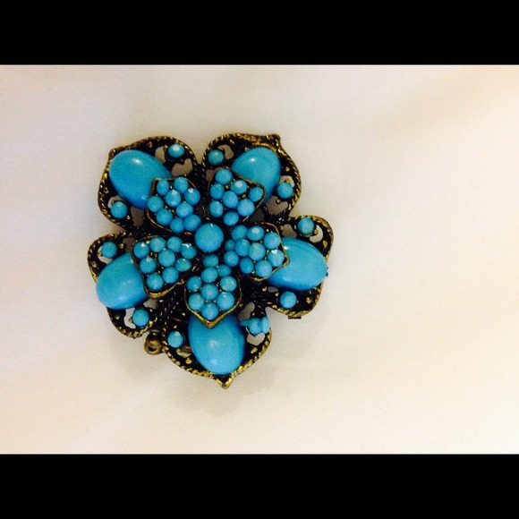 Jewelry - Picture 3 of 4