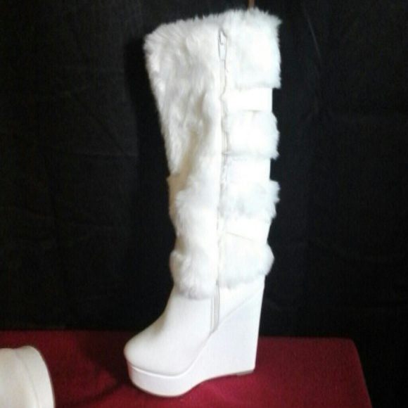 Boots - Picture 2 of 4