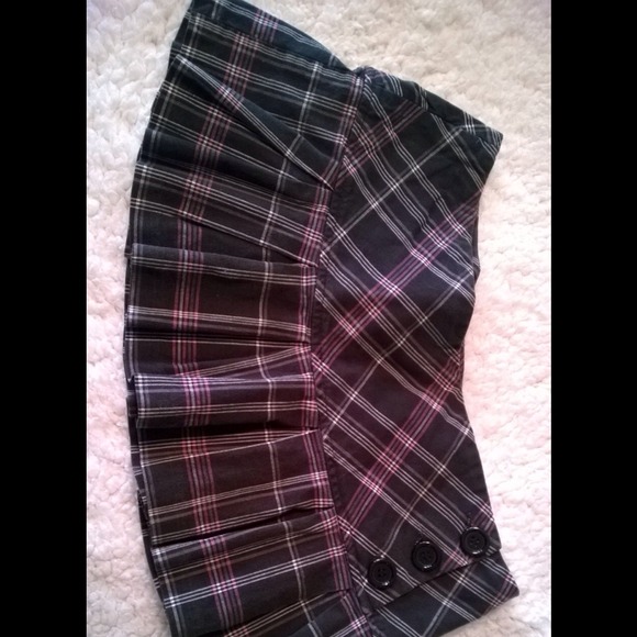 Adorable Black Plaid Ruffle Skirt