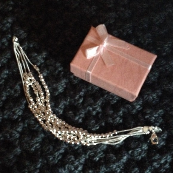 ON HOLD❤️Cute New Sterling Silver Bracelet ❤️