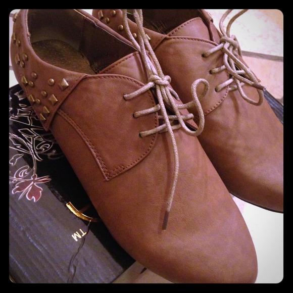 NIB Studded Oxfords