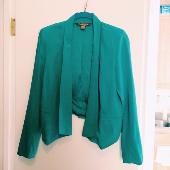 Adorable turquoise 100% silk blazer