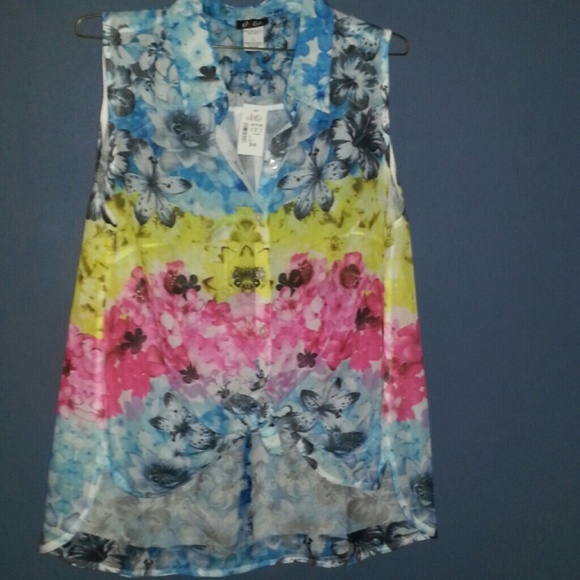 ?Bundle?Bright sleeveless button up && maxi dress