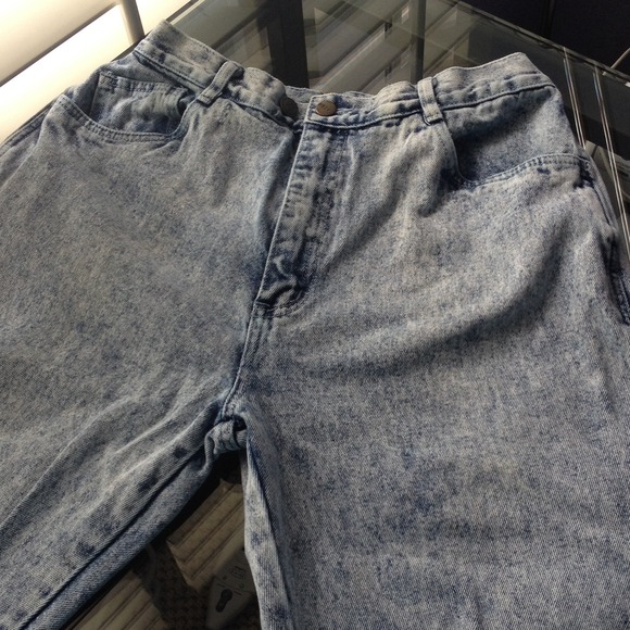 High waisted jeans