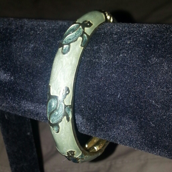 Hawaiian inspired Jade colored bangle