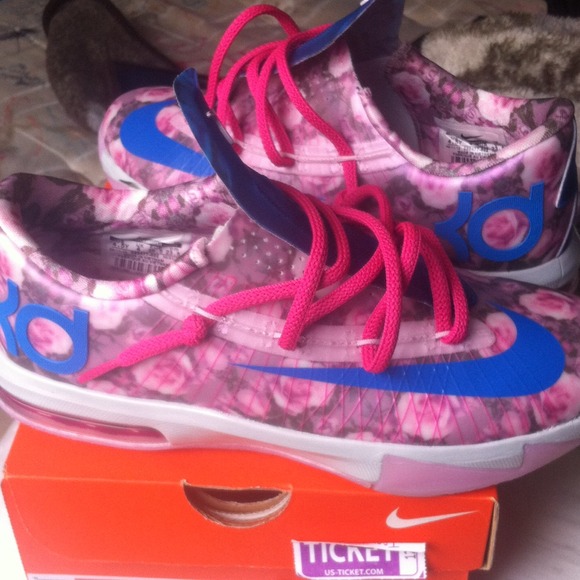 Aunt Pearl KD - Picture 3 of 4