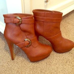 Brand new Michael Antonio booties