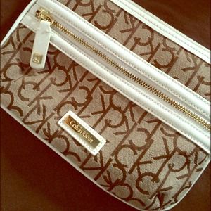 *sold* Khaki Calvin Klein messenger