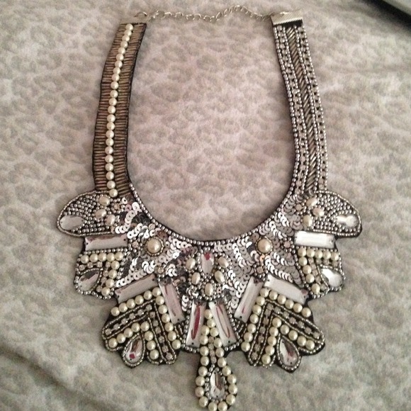 Statement necklace