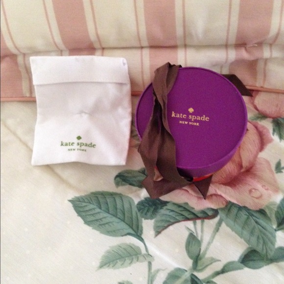 ♠️SOLD♠️ - Picture 2 of 2