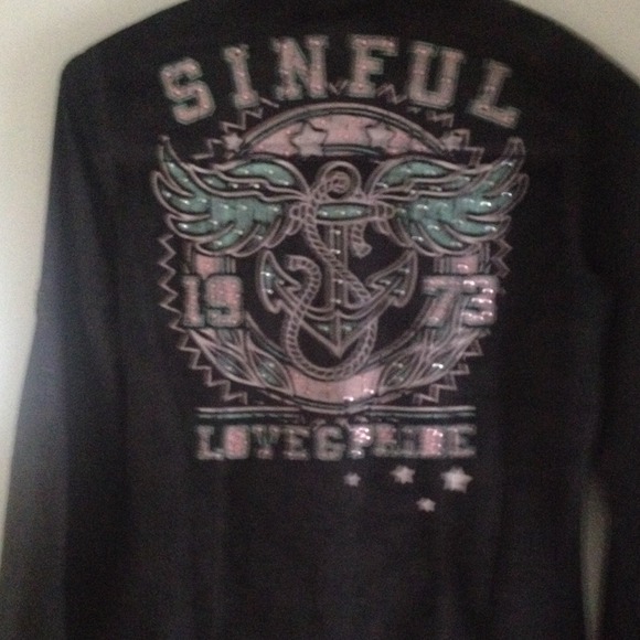 Top - Picture 2 of 2