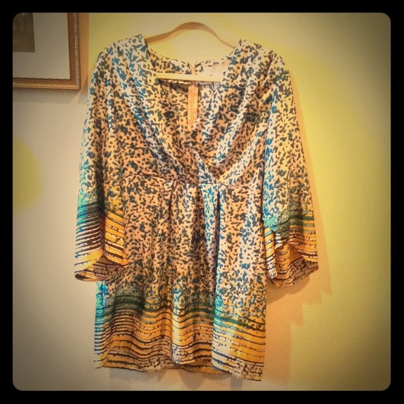 Boutique Mel & Jo silky tunic top. Large NWT