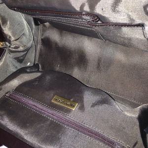Hand bag with beautiful pattern and diamond stone