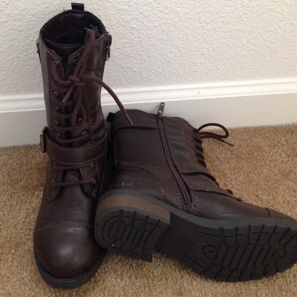 💕Brown combat boots 💕