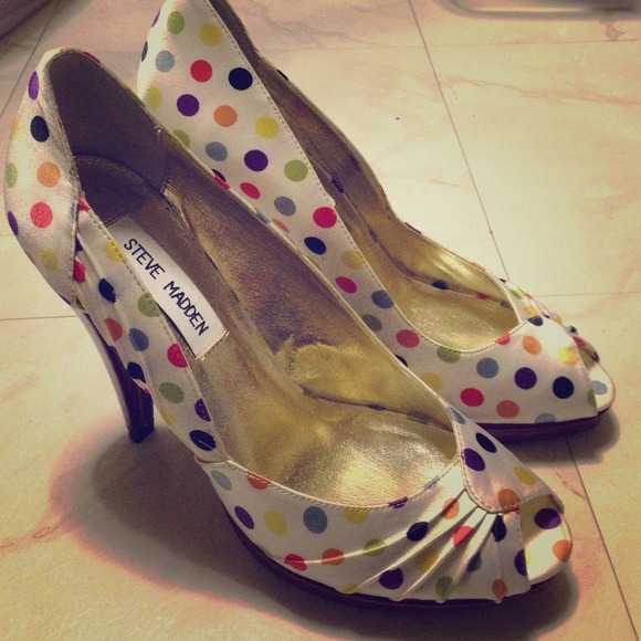 Cute multi color polka dots Steve Madden NEW!