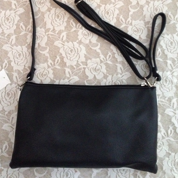 💕sold💕Very roomy studded black/white cross - Picture 2 of 3