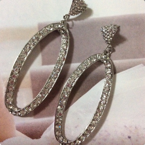 Jewelry - ⚡️Statement Earrings