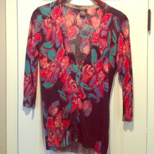 Ann Taylor multi color cardi, perfect for Spring!