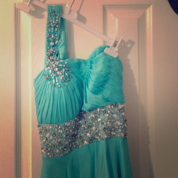 Floor length prom dress!