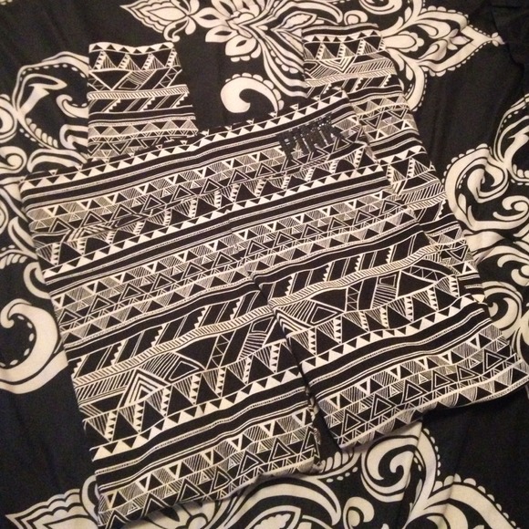 SOLD VS Pink Aztec Yoga Legging