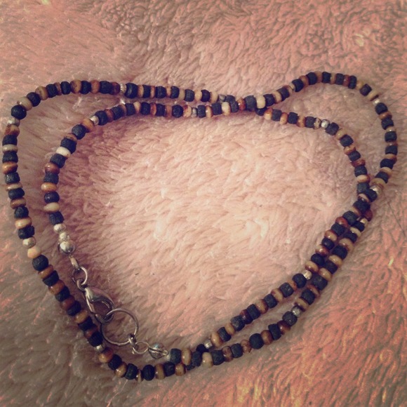 Necklace or bracelet