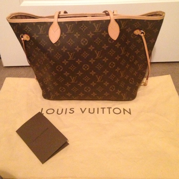 Neverfull MM Louis Vuitton Handbag!