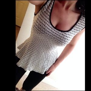 Black and white scoop neck Bell Blouse with train