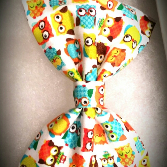 Geeky Owl Hair Bow - Picture 2 of 3