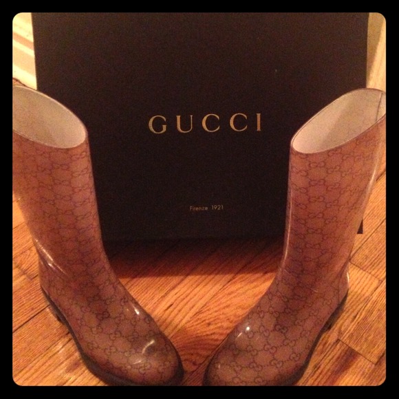 Authentic Gucci rain boots size 38