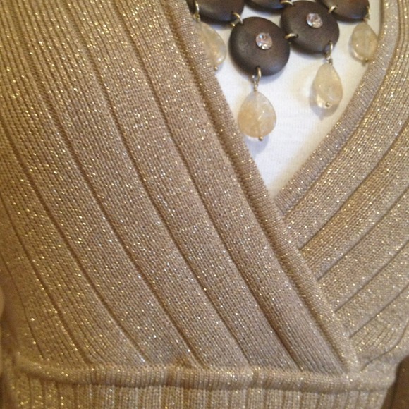 🔥Medium Gold Shimmery Sweater🔥 - Picture 2 of 4