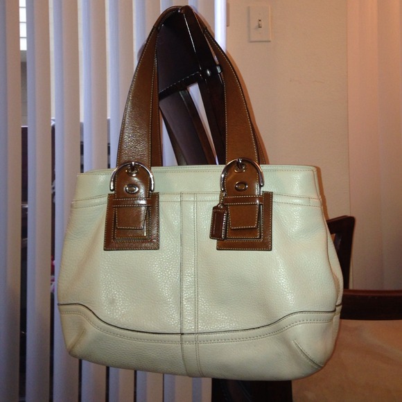 Coach handbag. - Picture 1 of 4