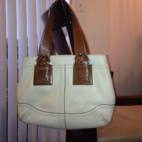 Coach handbag. - Picture 3 of 4
