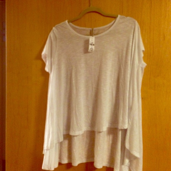 🎈SOLD ON VINTED!🎈LF oversized tee in white