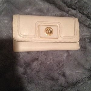 Marc Jacobs ivory trifold wallet