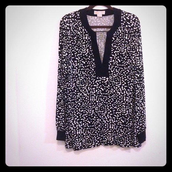 Michael Kors XL Long Sleeve Shirt-SOLD IN BUNDLE