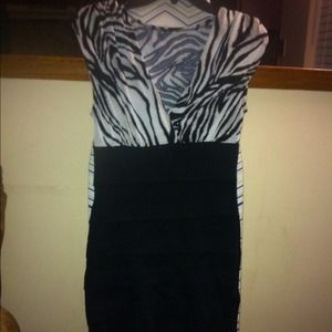 nice black n beige dress!
