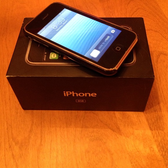 HOLD♦️♦️iPhone 3GS 8 GB AT&T