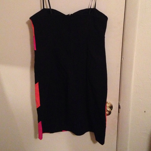 Colorful dress sold - Picture 2 of 2