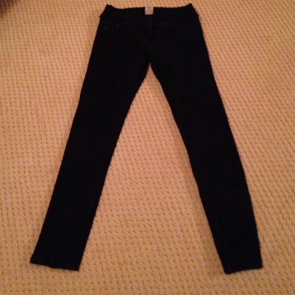 Black skinny jeans