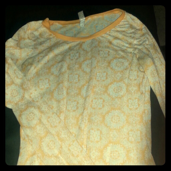 Floral Longsleeve Burnout Tee!