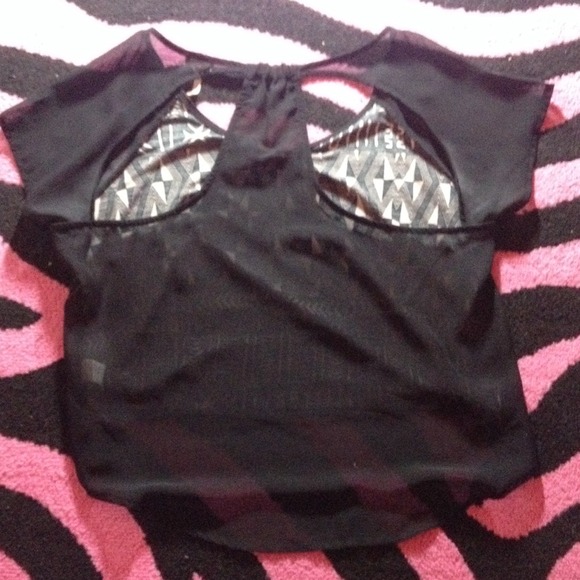 Clothes - Picture 2 of 4