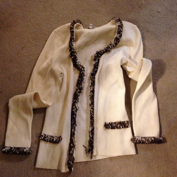 Sweater with full zipper