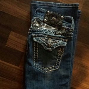Size 27 miss me jeans.